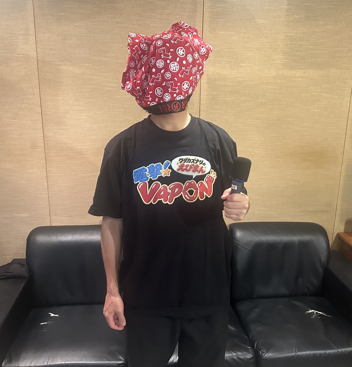 music_vap's tweet photo. 【#VAPON】
『DENGEKI VAP★ON 〜the bercedes menzのevery monday〜』
13回に渡る放送が遂に最終回を迎えました…🦐
約3カ月間お聴きいただきありがとうございました!
無事に一人前のパーソナリティになったワダへのコメントも引き続きお待ちしております!マジだぜ!💋
#thebercedesmenz https://t.co/CLnRBnxMaM