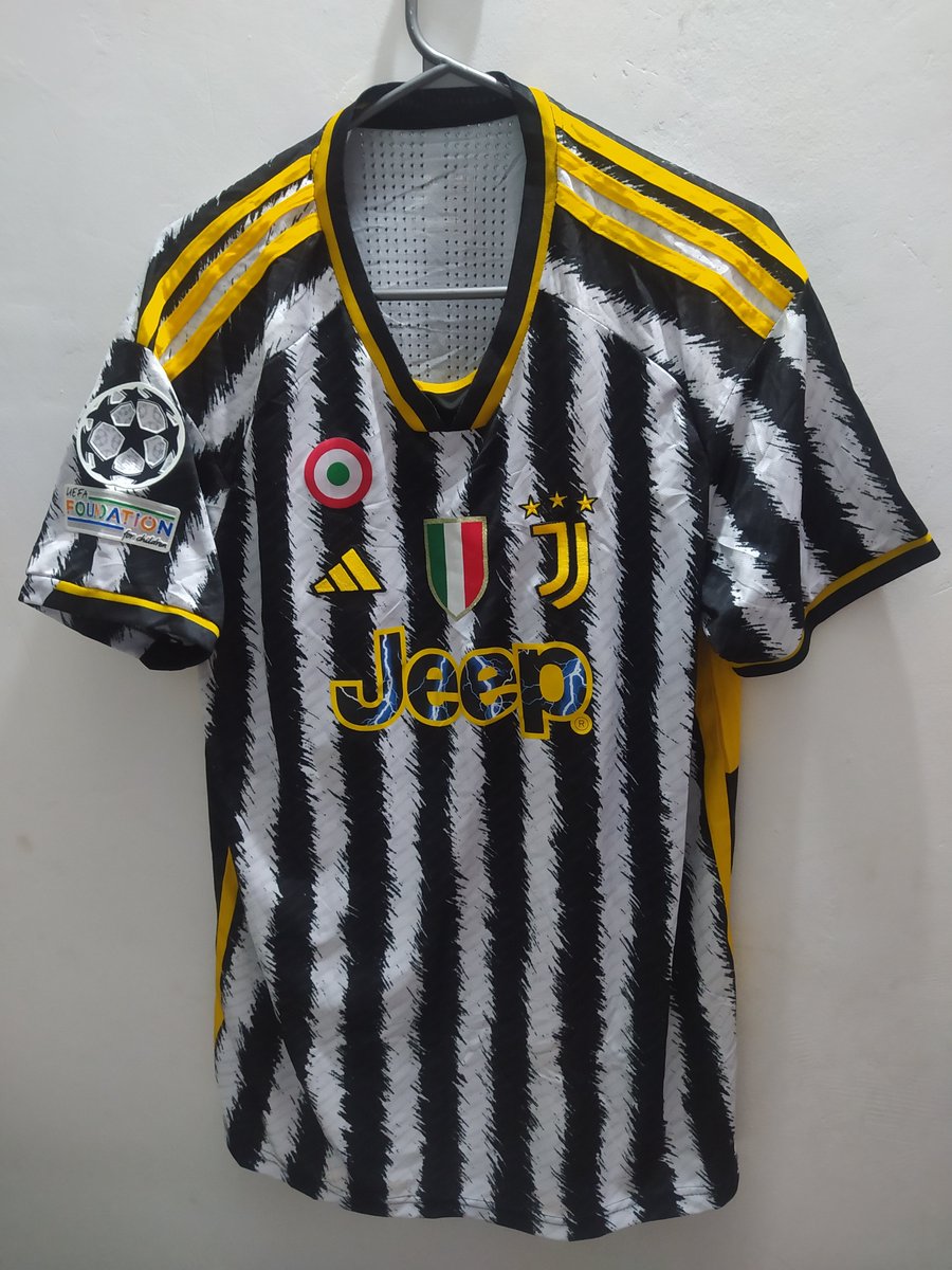MauroMacaro8182's tweet photo. Vendo camisetas de segunda mano en muy buen estado y a precios demasiado accequible; muy economicas. 
Info: 300-728-20-41 en Cali, Valle. https://t.co/A3qhgbcCxG