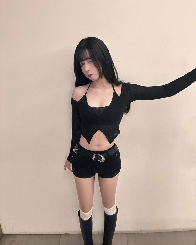 Lisa1xdc's tweet photo. 認真問   
你們會想跟我約會嗎 ？  
其實我蠻期待的 不嫌棄的按個 ❤️
#單身 
#約會 https://t.co/tDwkz1H85U