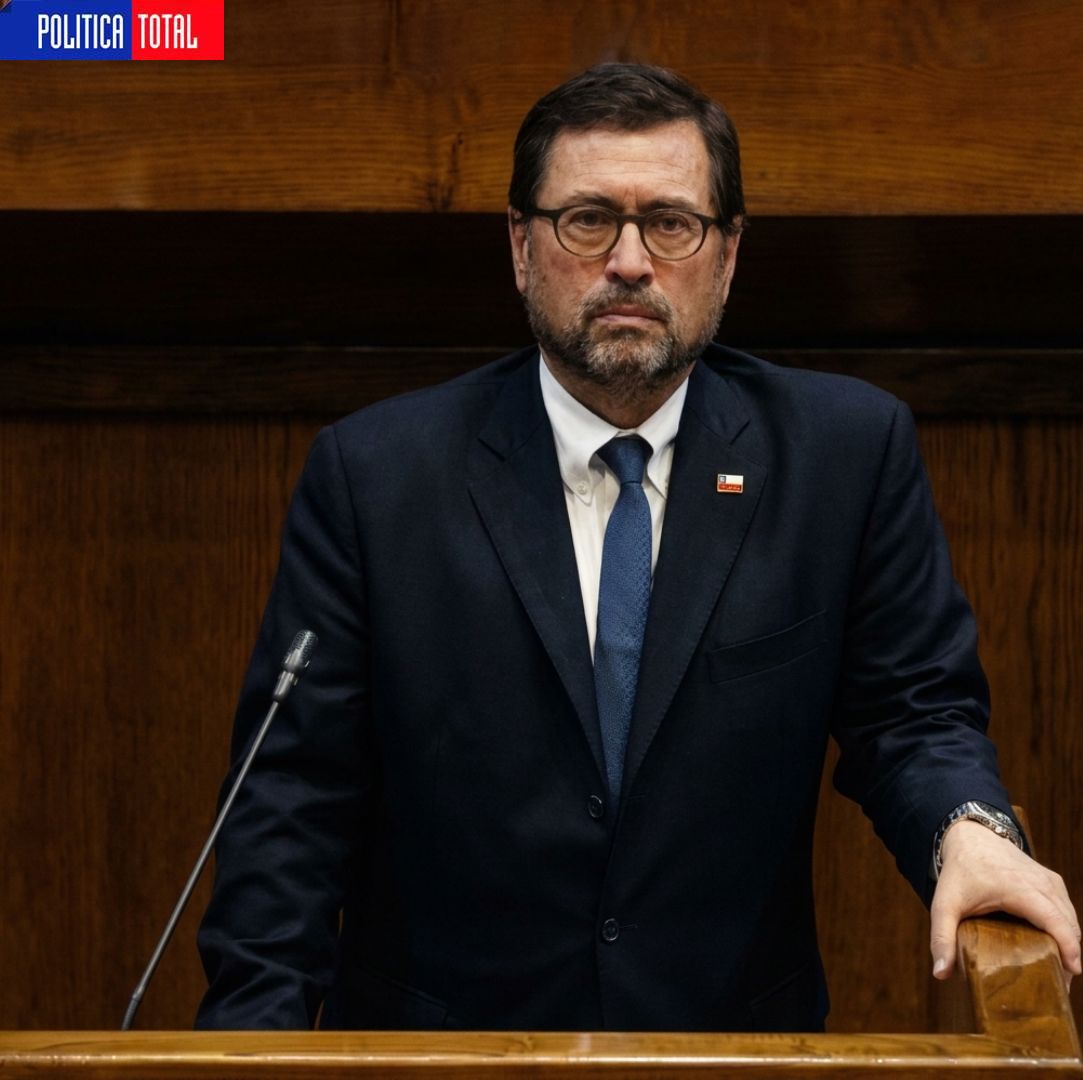 POLITICATOTALpe's tweet photo. Cámara de Diputados de Chile interpeló a Canciller por ingreso a "Escudo de las Américas":
♦️Ministro de Relaciones Exteriores Francisco Pérez Mackenna aclaró que independencia y soberanía política siguen intactas
♦️"Ningún embajador extranjero define lo que hace este país”, dijo