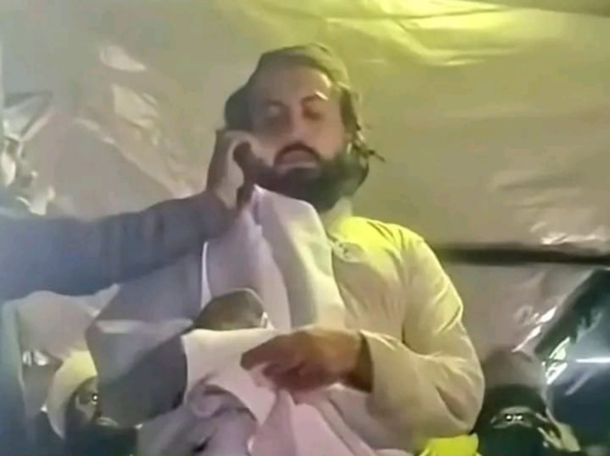 4yu0vr's tweet photo. جوہماری تحریک میں اپنےکسی مطلب کے لیےآیا ہےوہ ابھی سےواپس چلاجائے۔
تحریک لبیک یارسول اللّٰهﷺ پاکستان کا مقصدصرف دین اسلام کا نفاذ،حرمت رسول ﷺپہ پہرہ داری اور ہرمظلوم کی آوازبنناہے۔😌🔥
 
 یہ سفر ہے کوئےجاناںﷺیہاں قدم قدم بلائیں🥹🌸
 جنہیں زندگی ہوں پیاری وہ یہی سےلوٹ جائیں🙂‼️ https://t.co/nkl4a0zIG3