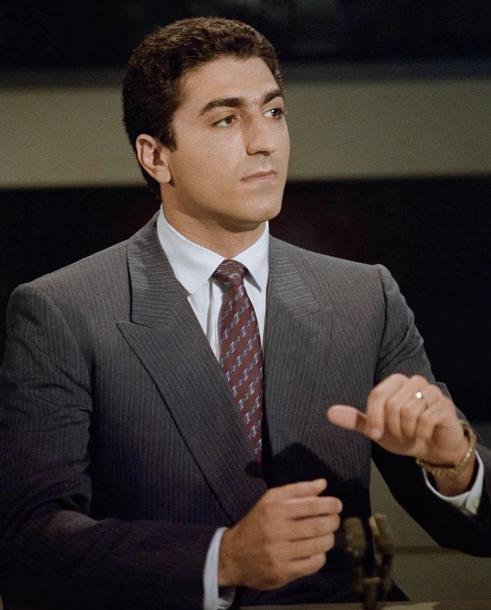 Masonusa66's tweet photo. @ehs_arj جاويد شاه پاينده ايران 🙏🏻👑😊🤍💚♥️
#KingRezaPahlavi‌ForIran https://t.co/6wlKMoIhVN