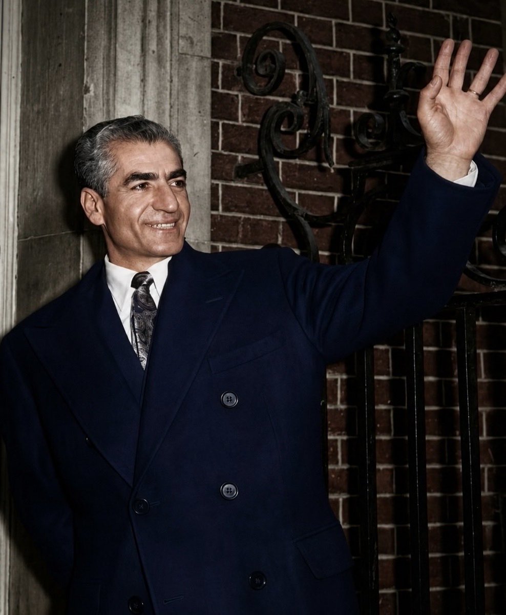 Masonusa66's tweet photo. @ehs_arj جاويد شاه پاينده ايران 🙏🏻👑😊🤍💚♥️
#KingRezaPahlavi‌ForIran https://t.co/6wlKMoIhVN