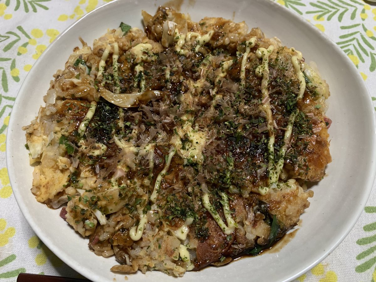 js_6vyume's tweet photo. 今日のお昼は

お好み焼き

です。 https://t.co/26DkTPKgMM
