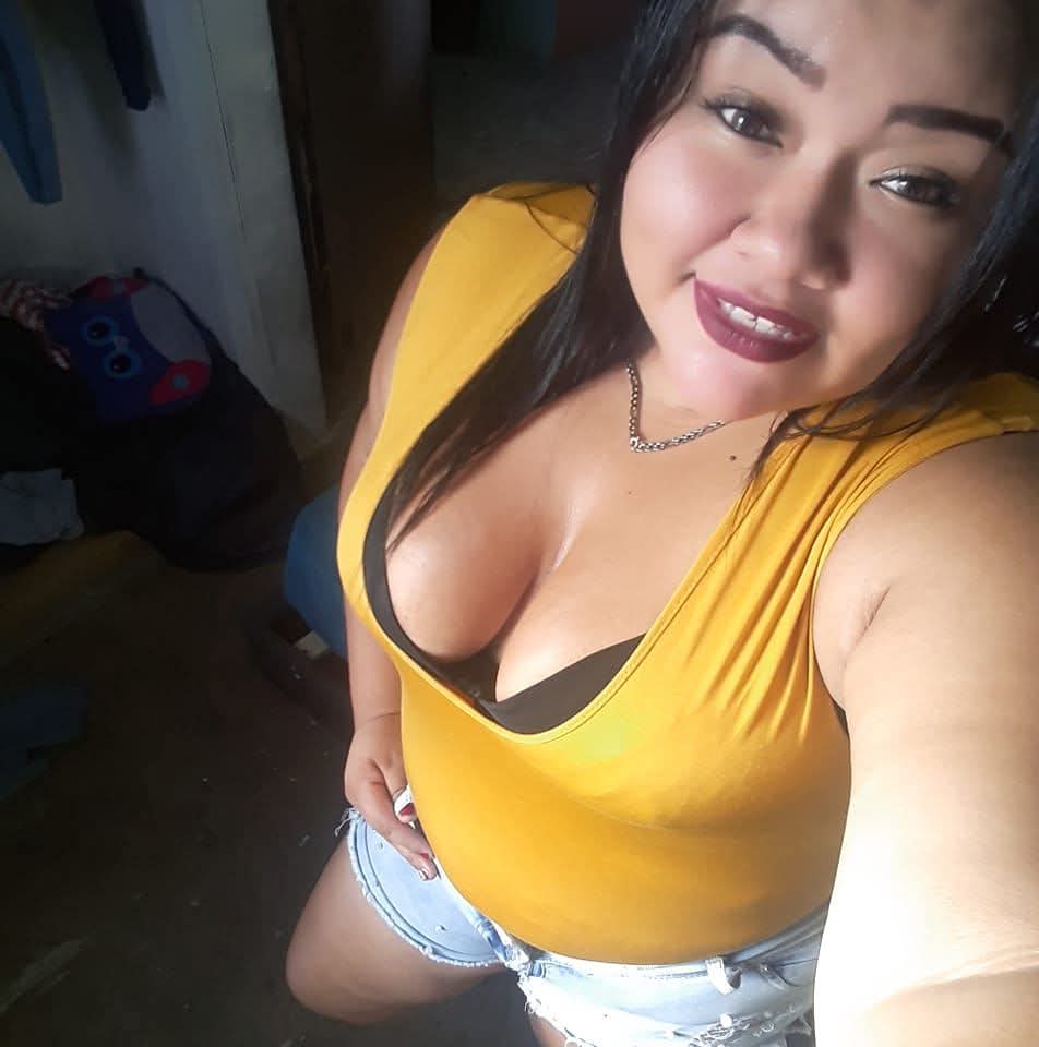 sistemacontrola's tweet photo. Una amiguita que no dudo en penetrale ese toto  gordo y rico 😋 🇵🇦 https://t.co/EUU5qMU7s0