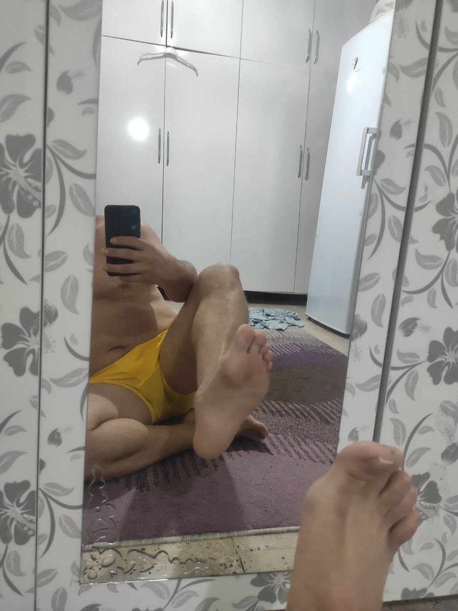 mevsimsizkar35's tweet photo. Who wants to lick my bare soles? #boyfeet #soles #smellyfeet #stinkyfeet #ticklishfeet #softsoles #latinofeet #pies #piesmasculinos #straightfeet #collegefeet #toes #smellytoes #pinksoles #footmaster #socksoff #footworship #footboy #piesgrandes #bigfeet #bigtoes #dirtysoles https://t.co/tuXFBgrCIj