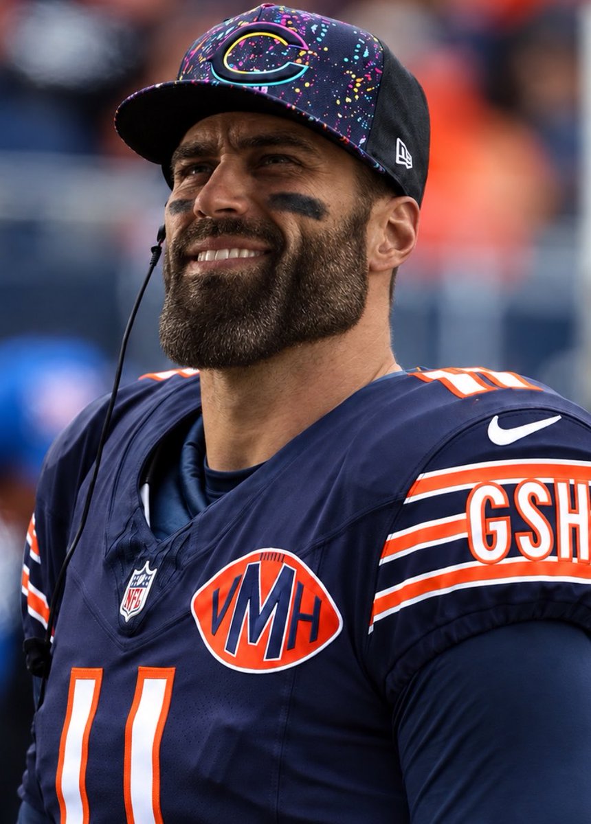 PolymarketBlitz's tweet photo. Drake Maye                 Case Keenum

- 63.8 comp%              - 70.6 comp%
- 195 yds/g                    - 247 yds/g
- 1 TD                              - 3 TD’s
- 6 INTs                          -  0 INTs                       
3 Games Played          1 Game Played https://t.co/AXAH4atQSr