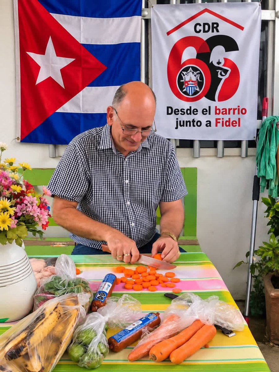 GHNordelo5's tweet photo. Colaboradores Médicos cubanos,  Asistenciales y Docentes, que cumplen misión en Badiraguato, Sinaloa, México, celebraron el 66 aniversario de los #CDRCuba #Cuba #66AñosCDR https://t.co/tSgg8Iy23v