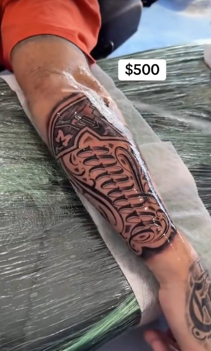 silksoulmassage's tweet photo. 🔥 FRESH INK, YOUR WAY 🔥

Thinking about getting a new tattoo? 🖤
Custom designs • Clean work • Professional service

📩 DM me to discuss your idea and book your appointment.

What would you get tattooed next? 👀👇

#TattooArtist #Tattoo #Ink https://t.co/C91FrcFfMV