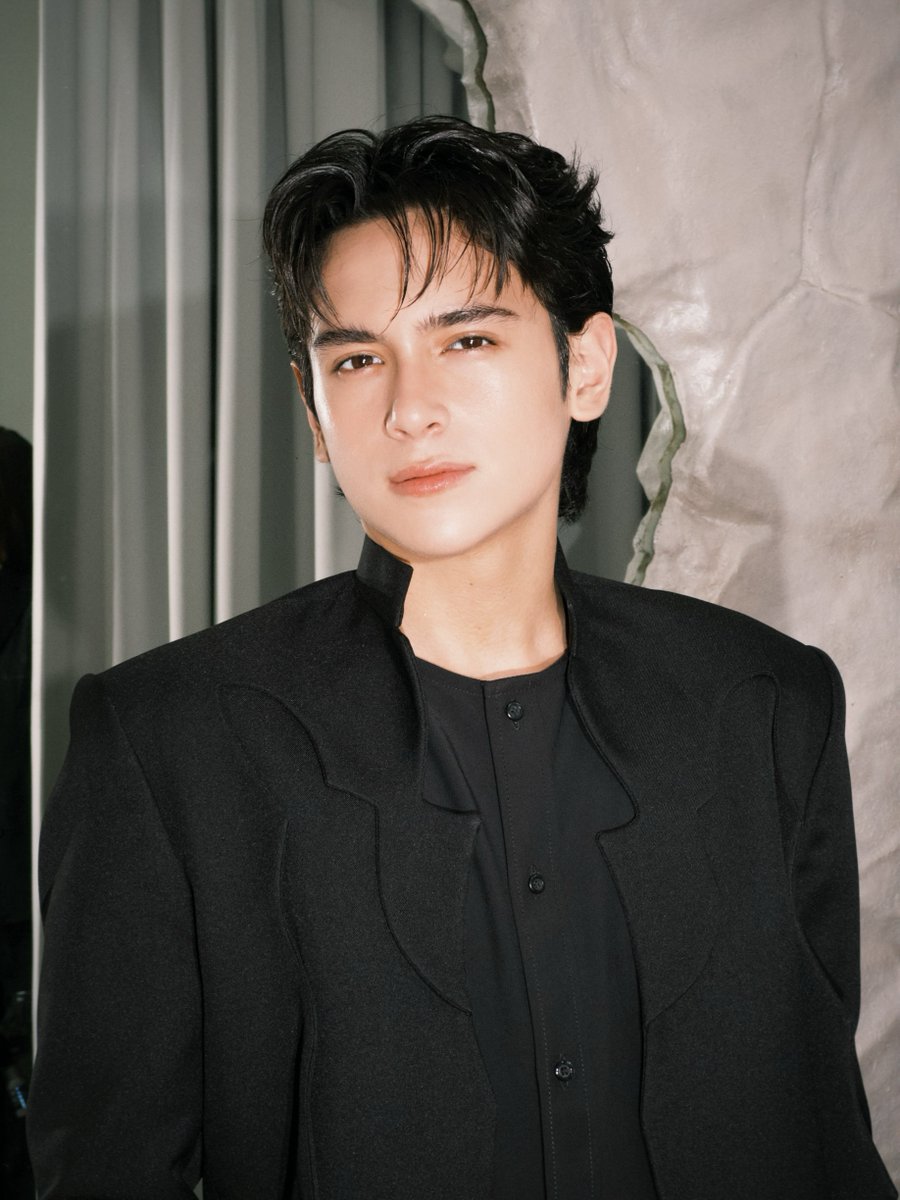 gmanetwork's tweet photo. COVER STAR! ❤️‍🔥

#HeathJornales marks another milestone as he celebrates his feature as the Philippine cover star of an iconic men’s fashion and pop culture magazine.

📸: Heath Jornales / Instagram https://t.co/bzggTFz5ip