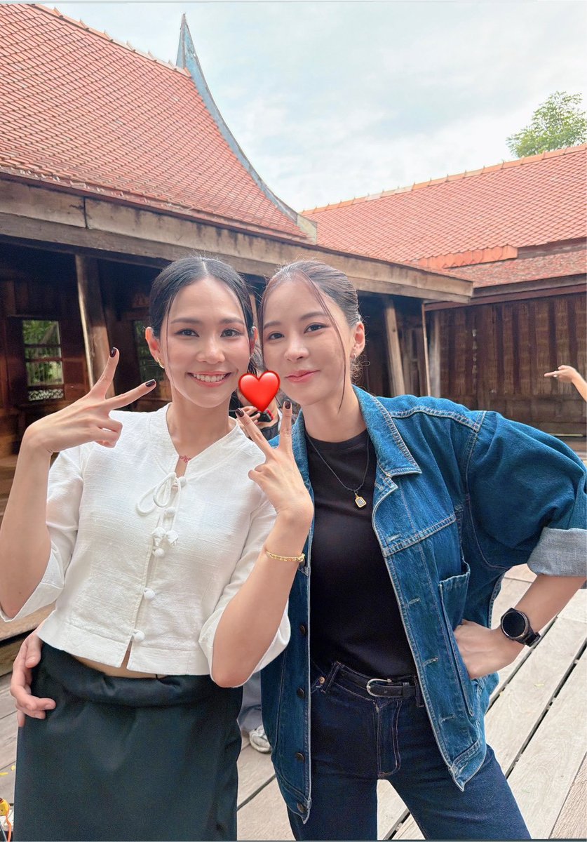 ngraf9's tweet photo. ตอนนี้ฉันนั่งจ้องหน้าคอม ละหน้าชั้นฮ็อป ฉันกลั้นเขินไม่ไหว โอ้ย อยากมุดโต๊ะ

KHOM KHLANG EP4
#ข่มขลังตอนที่4
#puinoonbint https://t.co/4KJBQMTPcr