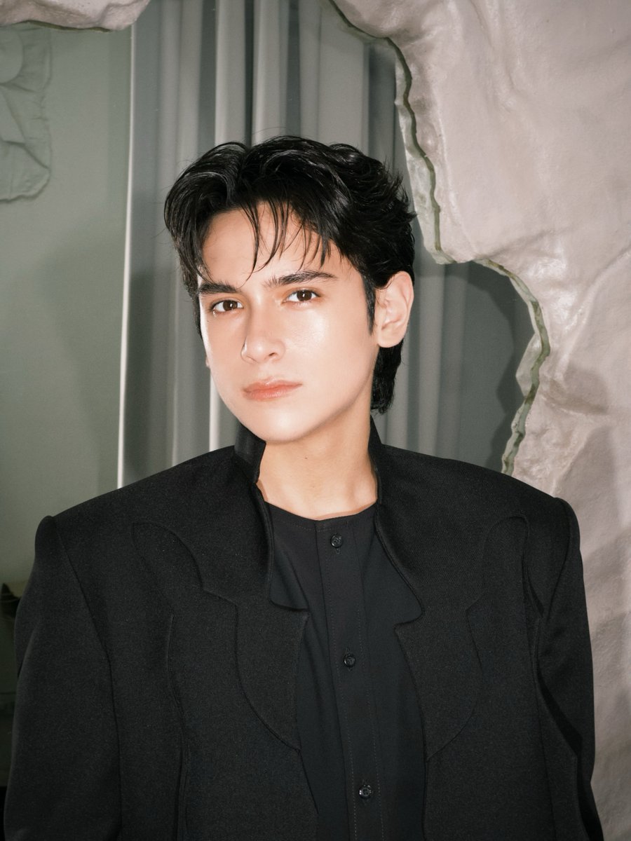 gmanetwork's tweet photo. COVER STAR! ❤️‍🔥

#HeathJornales marks another milestone as he celebrates his feature as the Philippine cover star of an iconic men’s fashion and pop culture magazine.

📸: Heath Jornales / Instagram https://t.co/bzggTFz5ip
