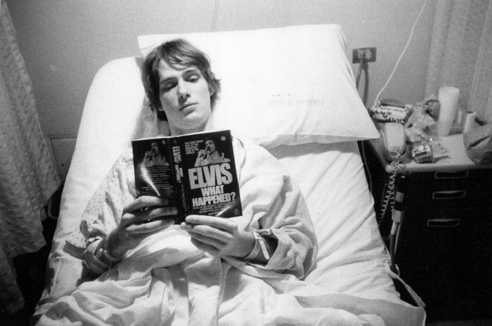 BillPourquoimec's tweet photo. Richard Lloyd, founding member &amp; guitarist of Television, checks into a New York hospital for a procedure that would purify his blood after heavy drug use  in 1977 and Godlis sets up a photo essay to document it for Rock Scene magazine. https://t.co/laP1Mvjqka