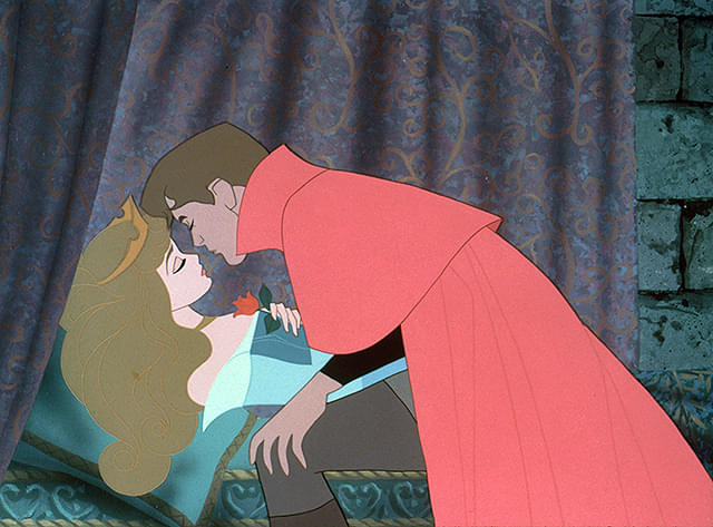 oscarnoyukue's tweet photo. 「プレデター：バッドランド」のダン・トラクテンバーグ監督が「眠れる森の美女」に挑む――ディズニーの名作アニメーションに着想を得たオリジナルアイデアの映画(タイトル未定)で監督を手がけることが決定。ディズニー製作ではあるが、「マレフィセント」シリーズとは無関係とのこと。 https://t.co/Ymz0O5EsxW