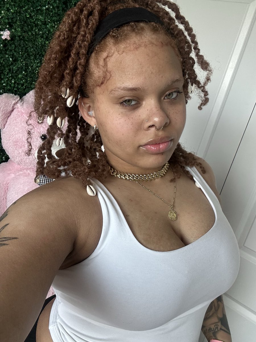 AsiaEArchives's tweet photo. Hi my loves I’m AsiaE and if you would love to support an independent artist click the link below to listen to my song, and if you like it, you can vote for me(it’s free to vote)!!! I need as many votes as possible 

Check out this contest entry! https://t.co/JWwfWSLCes https://t.co/WX3MaWVpOm