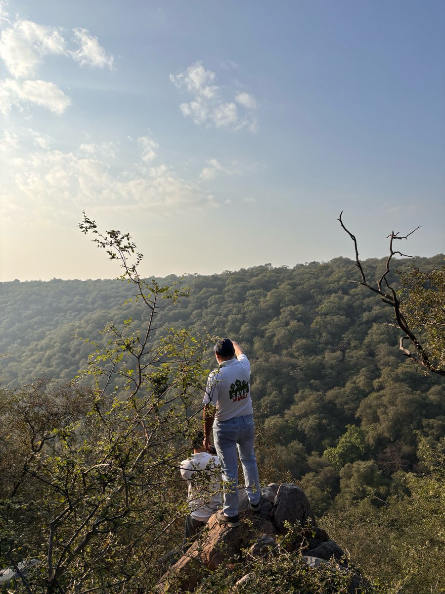 SaveAravali's tweet photo. Register for upcoming Yatra to feel the soothing wilderness of Aravalis!

https://t.co/vw5eNOw9zs 

Further details shall be shared with the registered members.

Be a part of the change,
9773534107
#savearavali https://t.co/H8Jv3HzxGU