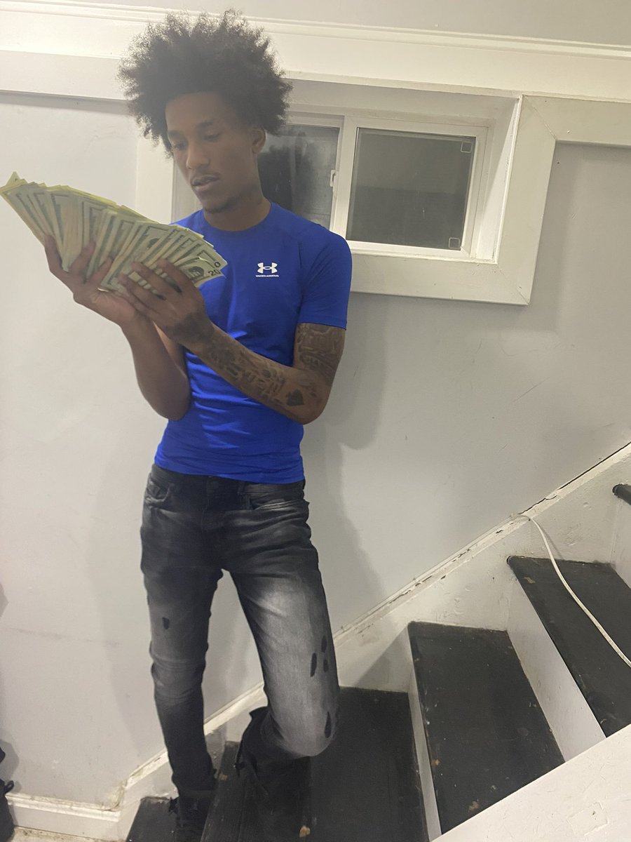 malstackss's tweet photo. Shit don’t stop people do !
#Longlivedamen 😢🩸
#Freemyguys🫶🏽🔓 https://t.co/nl8oOHNZLH