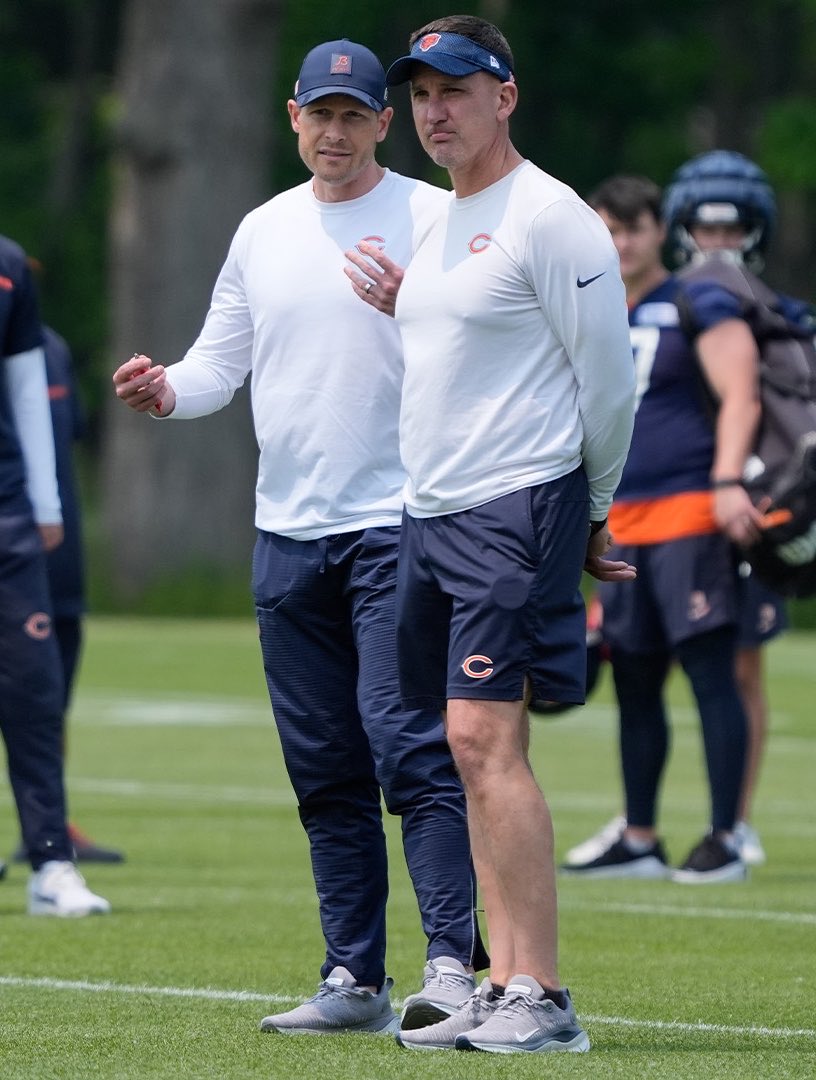 CheapSeats411's tweet photo. Just two psychos doing their thing. 
🐻⬇️ https://t.co/LMR4bCwB9Q