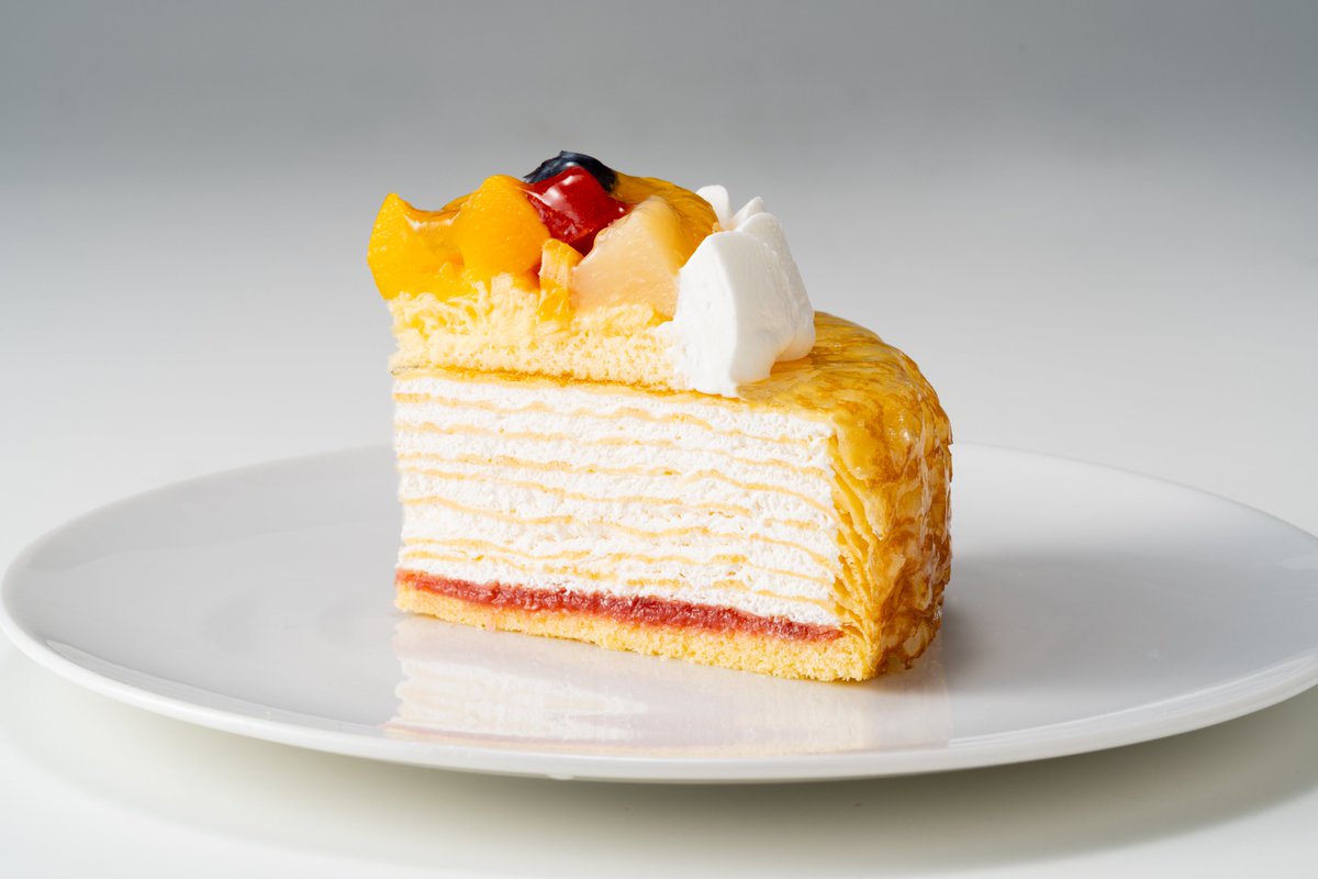 atarashiichizu's tweet photo. 2026年BISTRO J_O「クリスマス限定　果実のミルクレープケーキ」発売決定！ 
香取慎吾がデザインしたケーキボックスに入れてお届け！ オンラインショップにて10月1日（木）より限定・予約受付開始！
https://t.co/6YDoFUCS5L

#新しい地図
#香取慎吾 
#BISTRO_J_O https://t.co/i8PCNSpArX