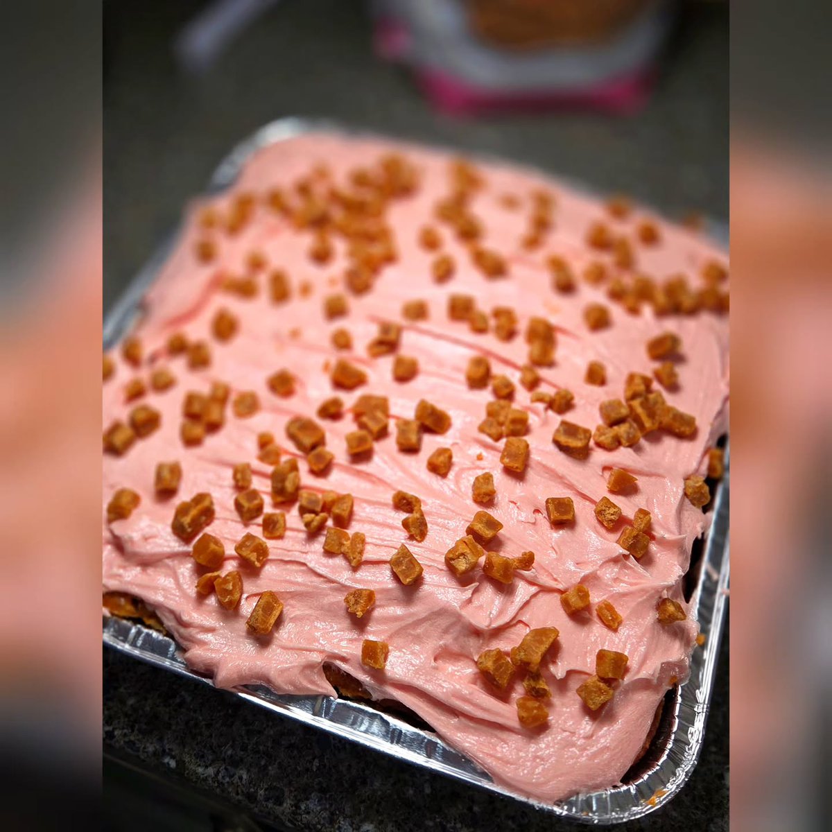 WilliamHelf0c's tweet photo. Funfetti cake with caramel truffle pieces: vanilla sponge filled with rainbow sugar pearls, pink buttercream, and caramel truffle pieces. Soft, colorful, and perfectly chewy—what more could you want from a delicious cake? https://t.co/UeyKWmpb08