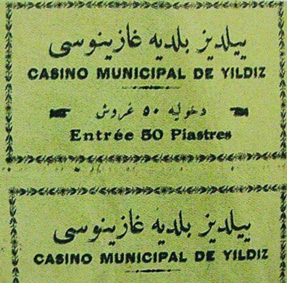 kayamerthasan_'s tweet photo. 1925 yılında İtalya Milano'lu işadamı Mario Serra Osmanlı Devleti'nin iki önemli sarayı olan Yıldız ve Çırağan saraylarını devasa bir kumarhane yapmak üzere 30 yıllığına kiraladı. Hedef eğlence ve partilerle dolu doğunun Monte Carlo’sunu kurmaktı. Yıldız Kumarhanesi başta oldukça popüler oldu. Ancak 1927 yılında Macar bir diplomat her şeyini kaybedip intihar edince ve girişi yasak olan Türklerin de kaçak girişleri tespit edilince, 1927 yılında mühürlendi. Kumarhanenin gizli Türk ortakları hisselerini satıp sıvıştı. Mario Serra’ya  ise 1938 yılına kadar süren mahkeme sürecinin ardından devlet yüklü bir miktarda tazminat ödedi ve kumarhane sözleşmesi feshedildi.