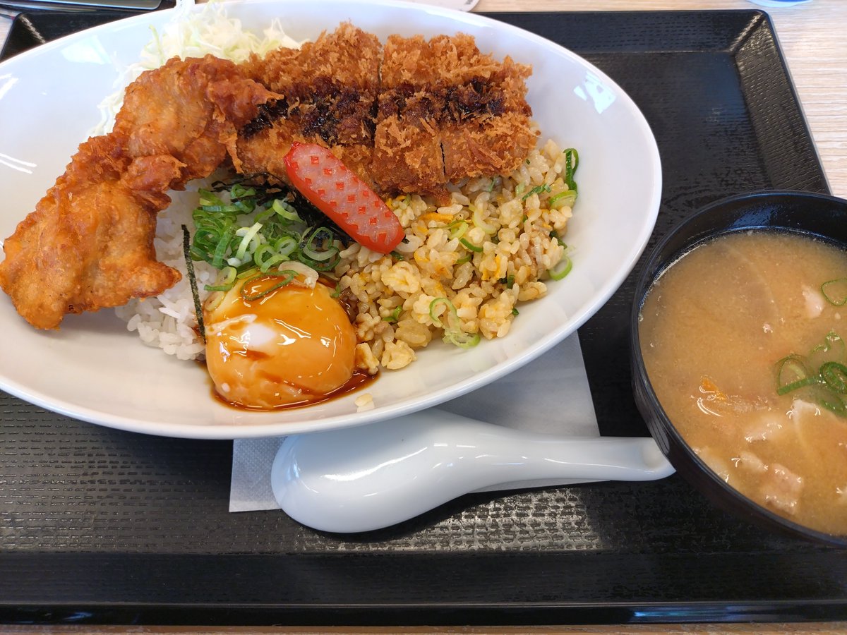 shingo0290's tweet photo. やっぱり寒い日は、豚汁と欲張り飯(？)に限る🍴😋 https://t.co/0ropd7jfC1