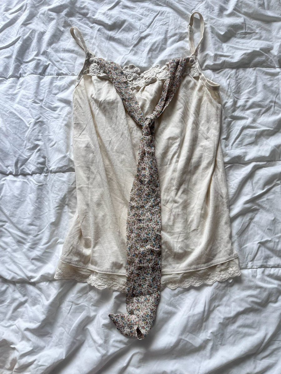 Lunar_studio_'s tweet photo. 💕 พร้อมส่ง 🎀

୨୧₊˚⊹ DETAILS ⊹˚₊୨୧

♡ Bust : Free size 40”

♡ Price : 130.- 🎀🪽
🚚 : 40.-

☎️ สอบถามเพิ่มเติม สั่งซื้อ 𝗱𝗺 𝗼𝗿 𝗮𝗱𝗱 𝗟𝗶𝗻𝗲 @486gofwk  ได้เลยค่ะ 

#เสื้อผ้ามือสอง #เสื้อมือสอง #เสื้อผ้ามือสองราคาถูก #เสื้อผ้ามือสองสภาพดี #เสื้อผ้ามือสองออนไลน์ https://t.co/ISB8RCmweW