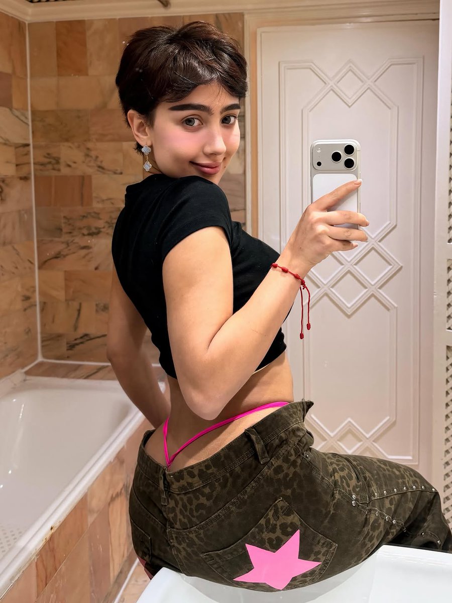 Rosb28v's tweet photo. حجمهم صار كبير 🫦🤭 https://t.co/M3Gbvh6KQZ