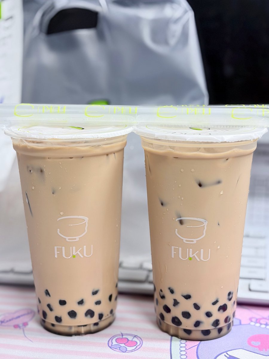 pccream__pp's tweet photo. Fuku Matcha ตอนนี้มีจัดโปร 1 แถม  1 ใน #LINEMAN ปกติชอบกินอยู่แล้ว ชาเข้มข้นอร่อย ไข่มุกหนึบๆ

👉🏻มีโค้ดส่วนลดสาขาที่ร่วม ขั้นต่ำ 250.- ลด 50.-
👉🏻VIP ลด 5% - 10% ขั้นต่ำ 150.- สูงสุด 20 - 100.-

ใครที่เลือกไม่ได้ว่าจะกินไข่มุกหรือเฉาก๊วย เขาจัดมาให้แก้วเดียวกันเลย 
🧋ดับเบิ้ลแบลคชานม ลดเหลือ 90.- หารตกแก้วละ 45.- ได้ท็อปปิ้ง 2 อย่างในแก้วเดียว 

💚🛵 https://t.co/FXWRu4fAFh
