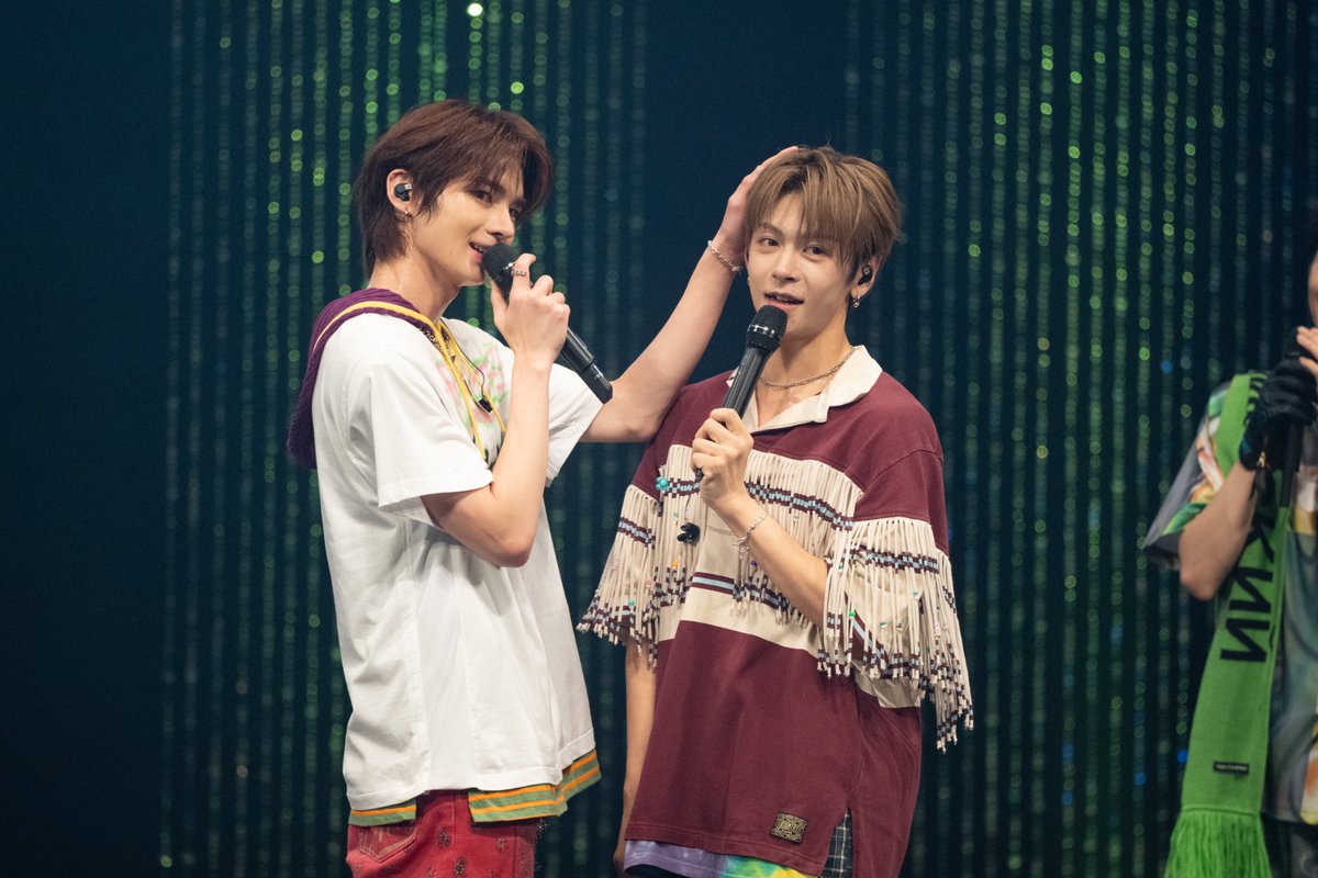 tvasahi_cs's tweet photo. 【ch1】10(土)午後3時～
︵︵︵︵︵︵︵︵︵︵︵︵︵︵︵
           ✦アンコール放送✦
＼ 夏の最強あざとソングLIVE🎤／
　    #あざとくて何が悪いの？
︶︶︶︶︶︶︶︶︶︶︶︶︶︶︶
[ココに注目☝️]
#aoen のあざとトーク💘

メンバー全員で舌ペロ披露!?💞
さらに「あざとドラマ」に出演した 
#颯太 があの名セリフを再現？✨
番組名物の「即興あざと寸劇」に
#琉楓 #雅久 が挑戦🔥

などなど…見どころ満載💙
お楽しみに!!

🌐 𝒲𝑒𝒷𝓈𝒾𝓉𝑒 ▼
https://t.co/OnXyNnkfWK

@aoen_official @azatokute #アオエン