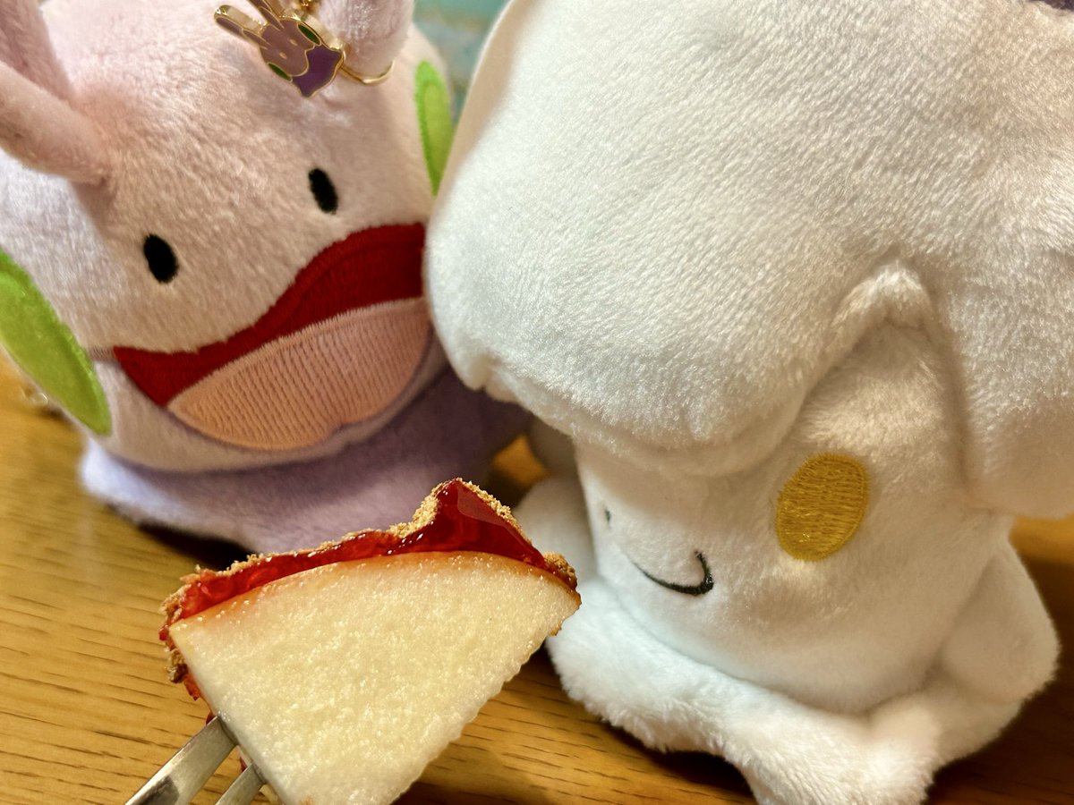 nuA_704's tweet photo. キャラメルラテの林檎飴モシぬめたま〜✨ https://t.co/MCpo53H1X9
