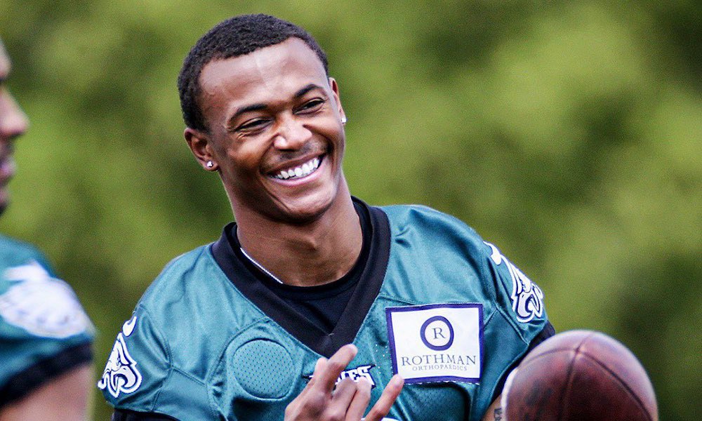 smitty_muse6's tweet photo. How the media expects DeVonta Smith to be after a 20 point loss https://t.co/9SM8U4Pe4d