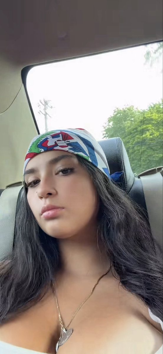 Aj2346472's tweet photo. Dm me for more of her or if u want to trib on her or rating or if u want more pics to post on ur profile with detail rating dm!! 4more https://t.co/uzOyRoOzuA