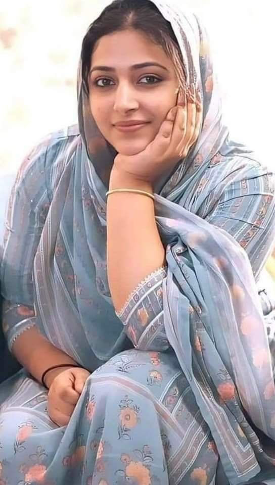 Nisha_3433's tweet photo. Can I be your girlfriend? https://t.co/toHUuKSLee