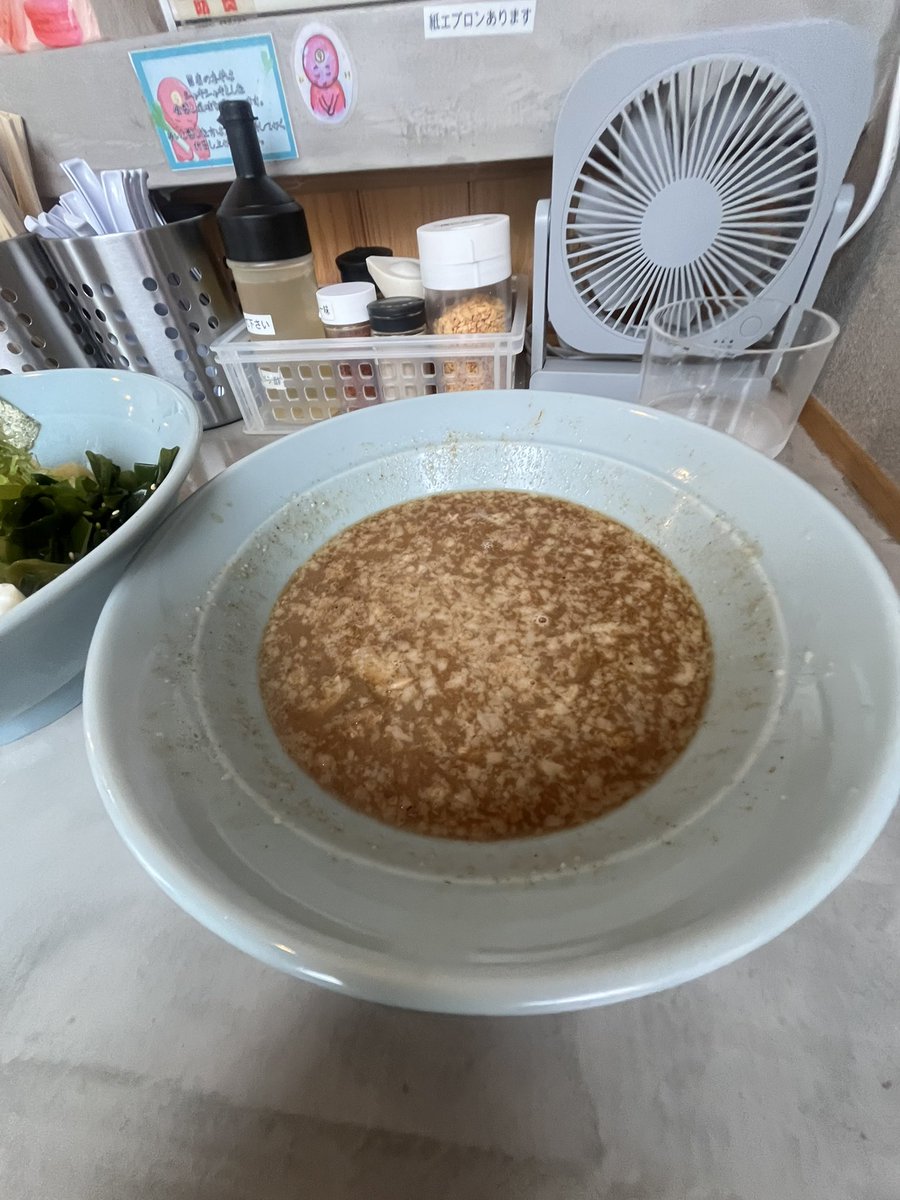 51Pb2j's tweet photo. 桑名市　ラーメンショップ◯化さん

つけ麺正油1.5玉　750円　つけ麺中盛2玉　100円

ようやくつけ麺がスタート😁スープは正油と味噌の2種類😊魚介系スープなので味噌も期待できる😊ごちそうさまでした😋

#ラーメン　#つけ麺正油　#桑名市　#ラーメンショップマル化　#160杯目 https://t.co/OwI2Jdn4cX