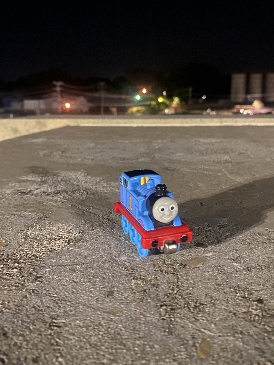 DevinTTTE's tweet photo. Thomas, Me &amp; my Car in WAX 💙 #thomasthetankengine #thomastakealong #thomasandfriends #thomasfan #chevyhhr https://t.co/jHoNU6bUoh