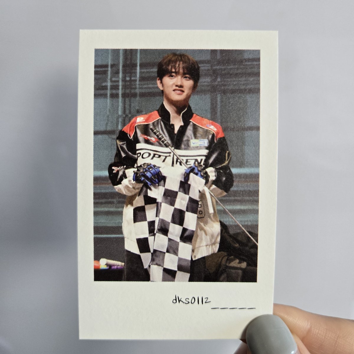 dks0112_____'s tweet photo. 📢 10.2/4 도경수 콘서트 나눔 
1. 직접 디자인하고 실용적인 휴대폰 줄 (투명 태그홀더 제공) 약 20개
2. 폴라로이드 약 150개
조건: #rf + 팔로우+티켓 

교환도 언제나 환영합니다
#도경수 #도경수와_따라따따따라따라 #dohkyungsoo https://t.co/SydfFQ6ifL