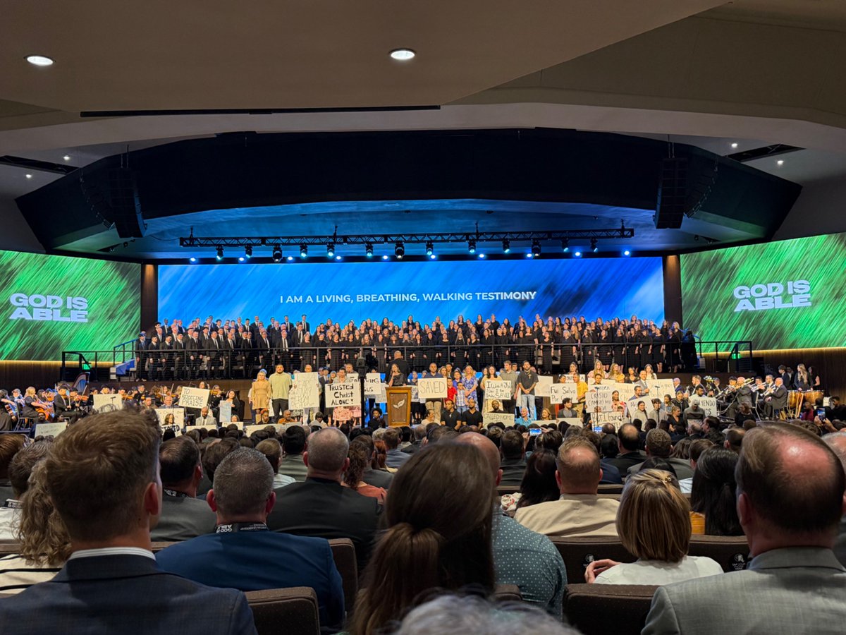 thompsrus's tweet photo. “You cannot do the work of God without the grace of God. And if you try, you will burn out.” @PaulChappell #SLC26 https://t.co/4M4x6GnHAZ