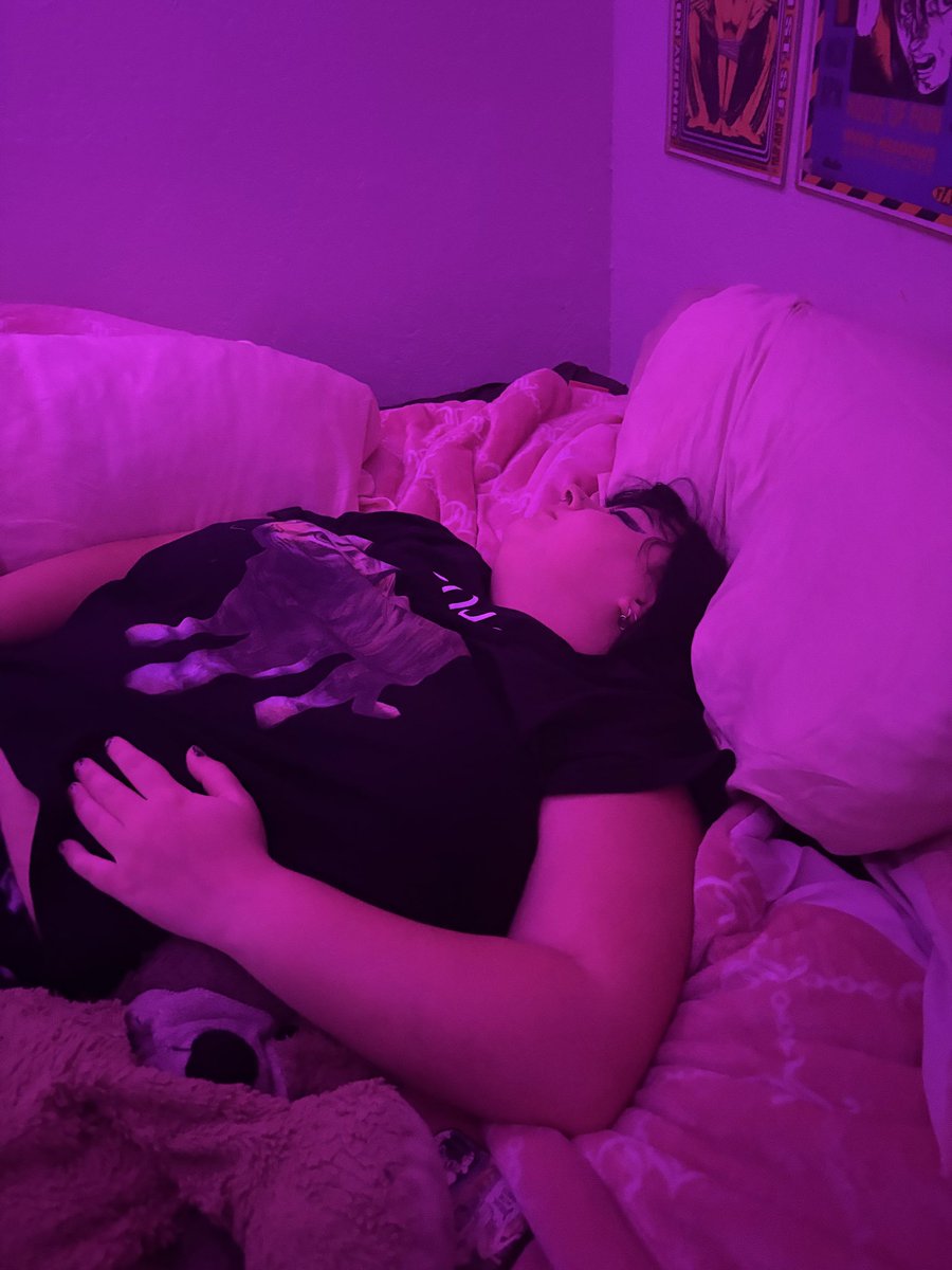 Shuckletits's tweet photo. i hate her sm https://t.co/fWdPrgyZzB