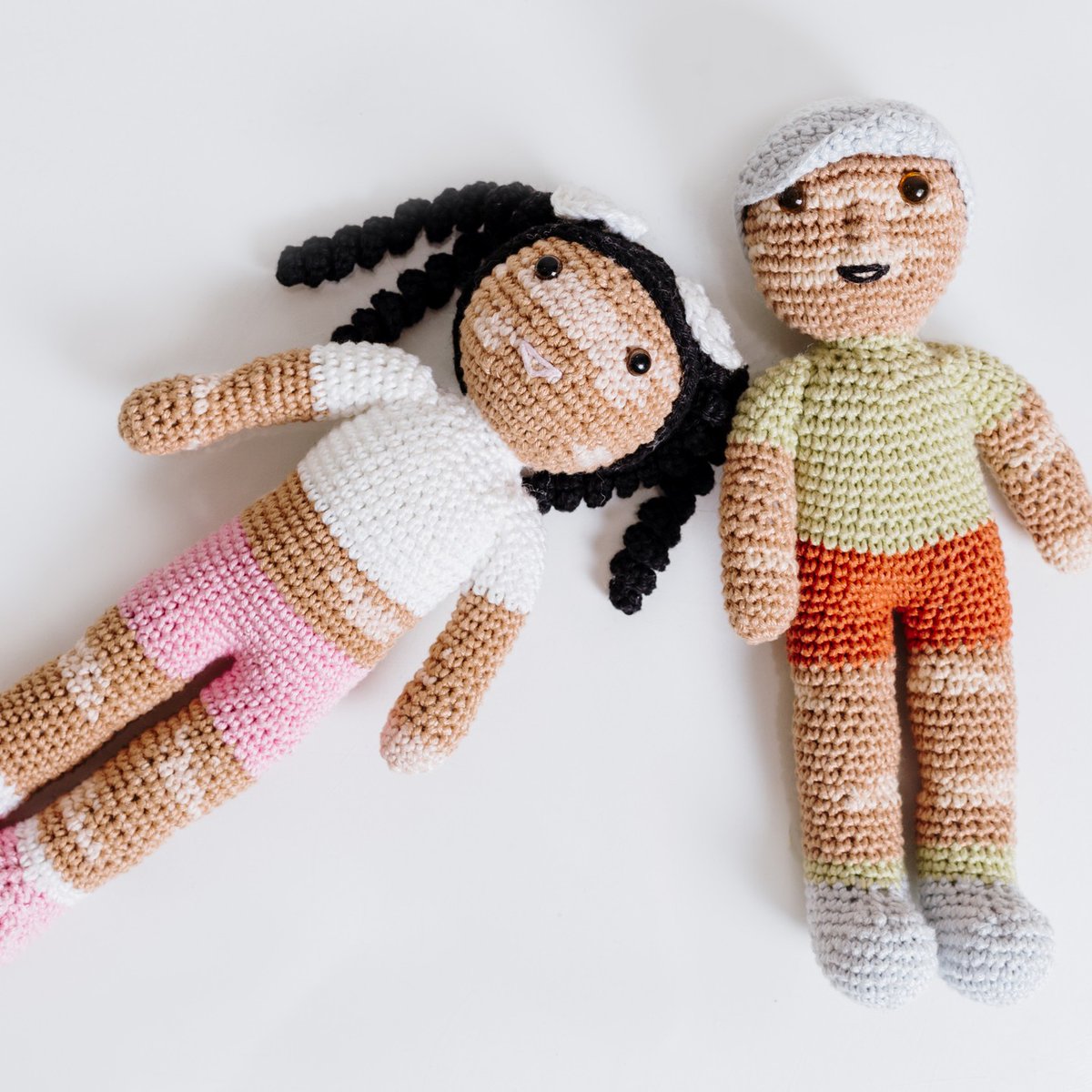 Complex's tweet photo. Man with vitiligo crochets dolls for kids like him ❤️‍🩹

📸: vovocrocheteiro https://t.co/XyX4LvR893