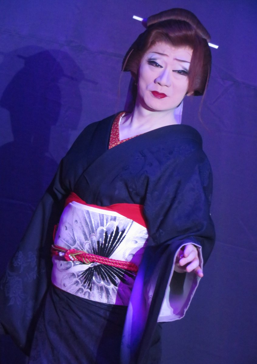 kayoko114's tweet photo. 9/27 鈴成り座
のぼる＆千春＆優翔＆神龍4人祭り
(夜)舞踊ショー
#花組むらさき 
太夫元 #光はじめ https://t.co/HaL5pdPzjP