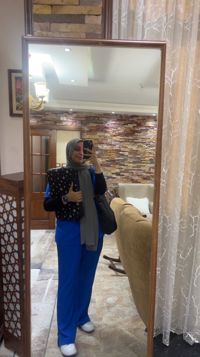 es_es127's tweet photo. شهر ايامه بنعيش بيها مش عشانها ❤️ 
مليء ب "انتِ السينيور يا دكتور" 
اديله ٩/١٠ عشان الشرح طلع مرهق 🤝. https://t.co/oNdl9eC20N