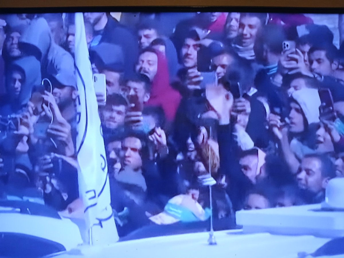 TimEdmonds5537's tweet photo. @gs980_ WHY?

  Here Gazans releasing female prisoners ~ NOTE stolen AID trucks ~ ZERO starving 

   Go back to your Starbucks https://t.co/K3YSDKJPM8