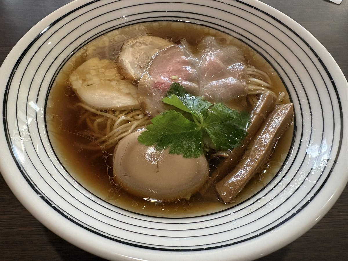nmyaaachi's tweet photo. 珍しく醤油ラーメン食べたけどめちゃめちゃ美味しかった！！！ https://t.co/vf08OXBxia