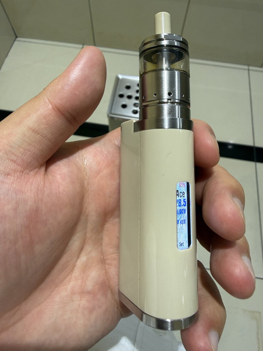Noob_cat0124's tweet photo. そろそろヘッダーの画像更新もしないと
今日のVAPE 20mmのm atty気になる https://t.co/ahvwEyHsD3
