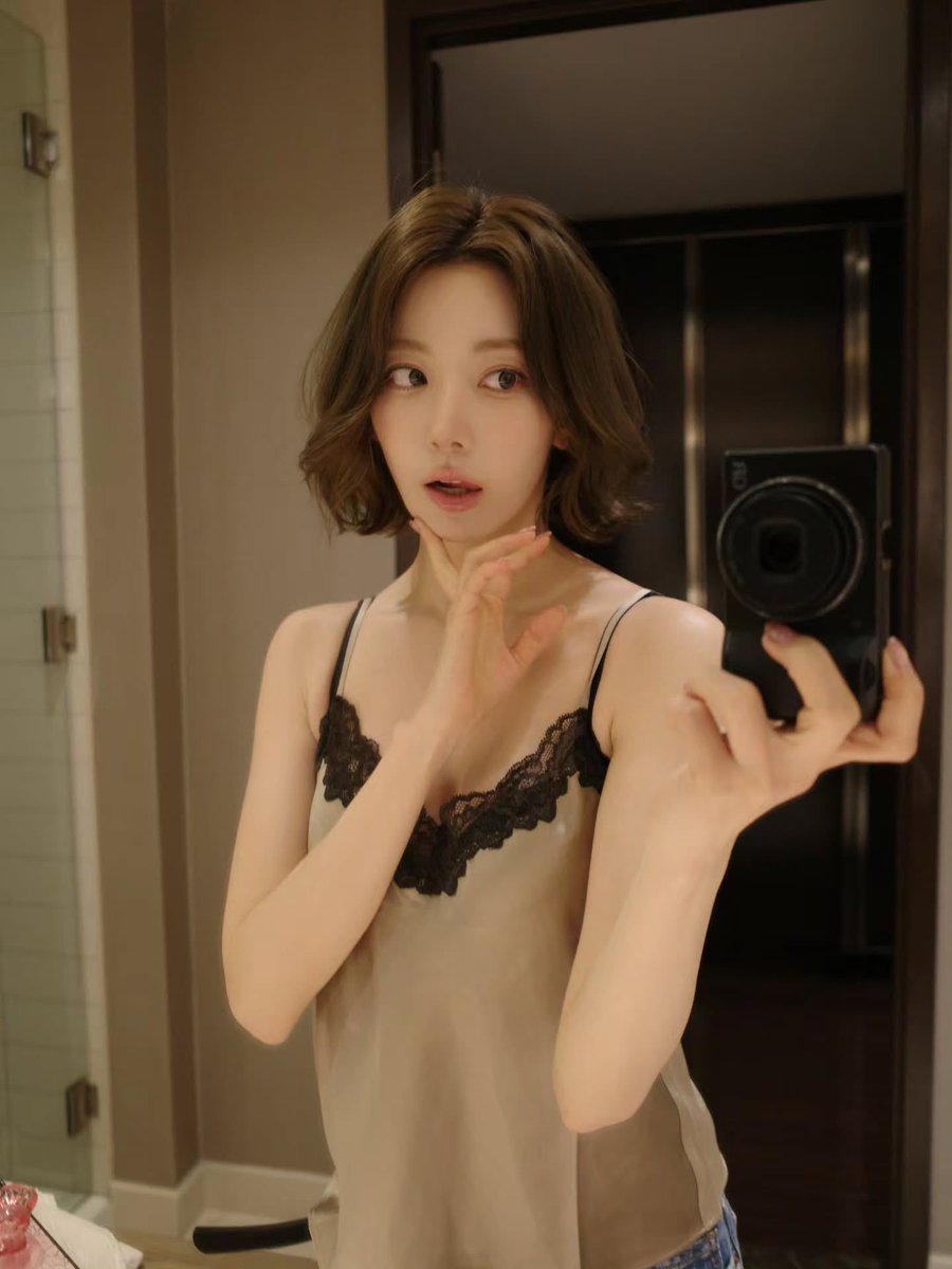 youremyskr's tweet photo. 260929 #사쿠라 인스타그램 https://t.co/W7zXS4ruYr