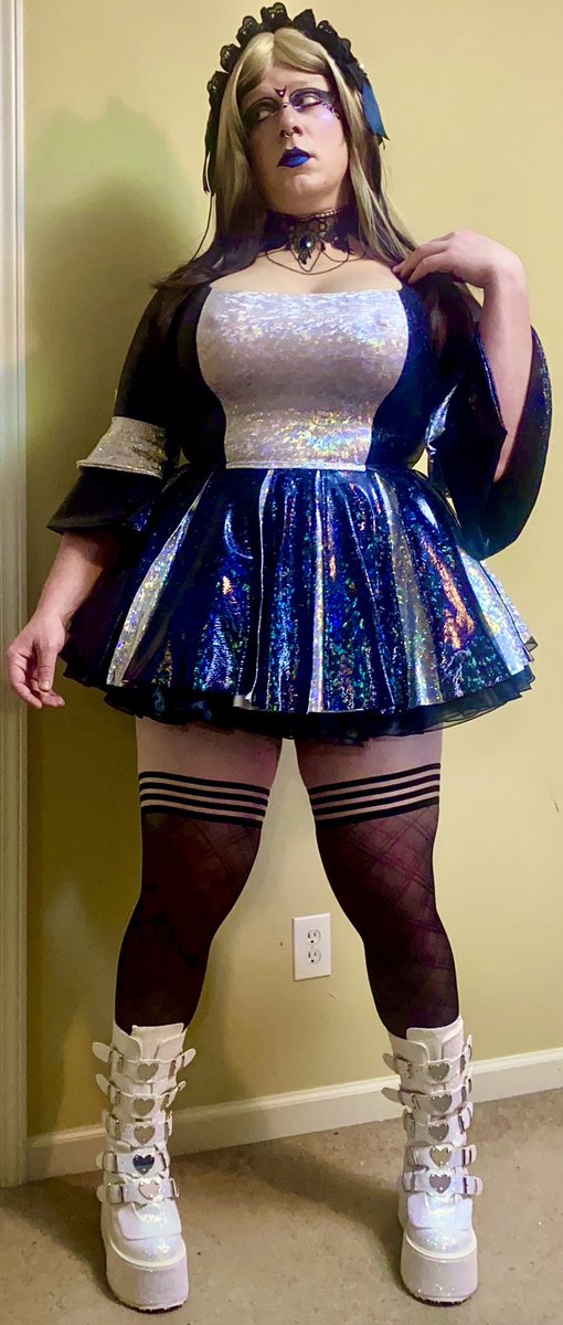 BiancaDollithy's tweet photo. Such a let down, so many cute dolls with potential who are just to scare to indulge. Don’t be scared the dollhouse doesn’t bite, only me sometimes 😈✨😘 https://t.co/IrBTVmne5i