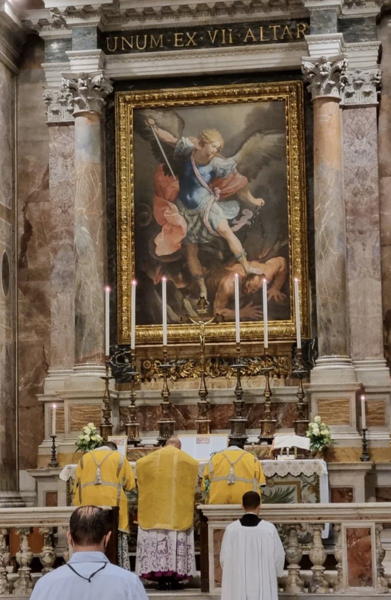 requetesigloXXI's tweet photo. DEDICACIÓN DE SAN MIGUEL ARCÁNGEL. 
29 de septiembre. 
Vetus ordo.

Defiéndenos en la batalla contra el Maligno Satanás, las miríadas de demonios y sus sicarios servidores humanos en la tierra. https://t.co/j2MVu9CQ9W