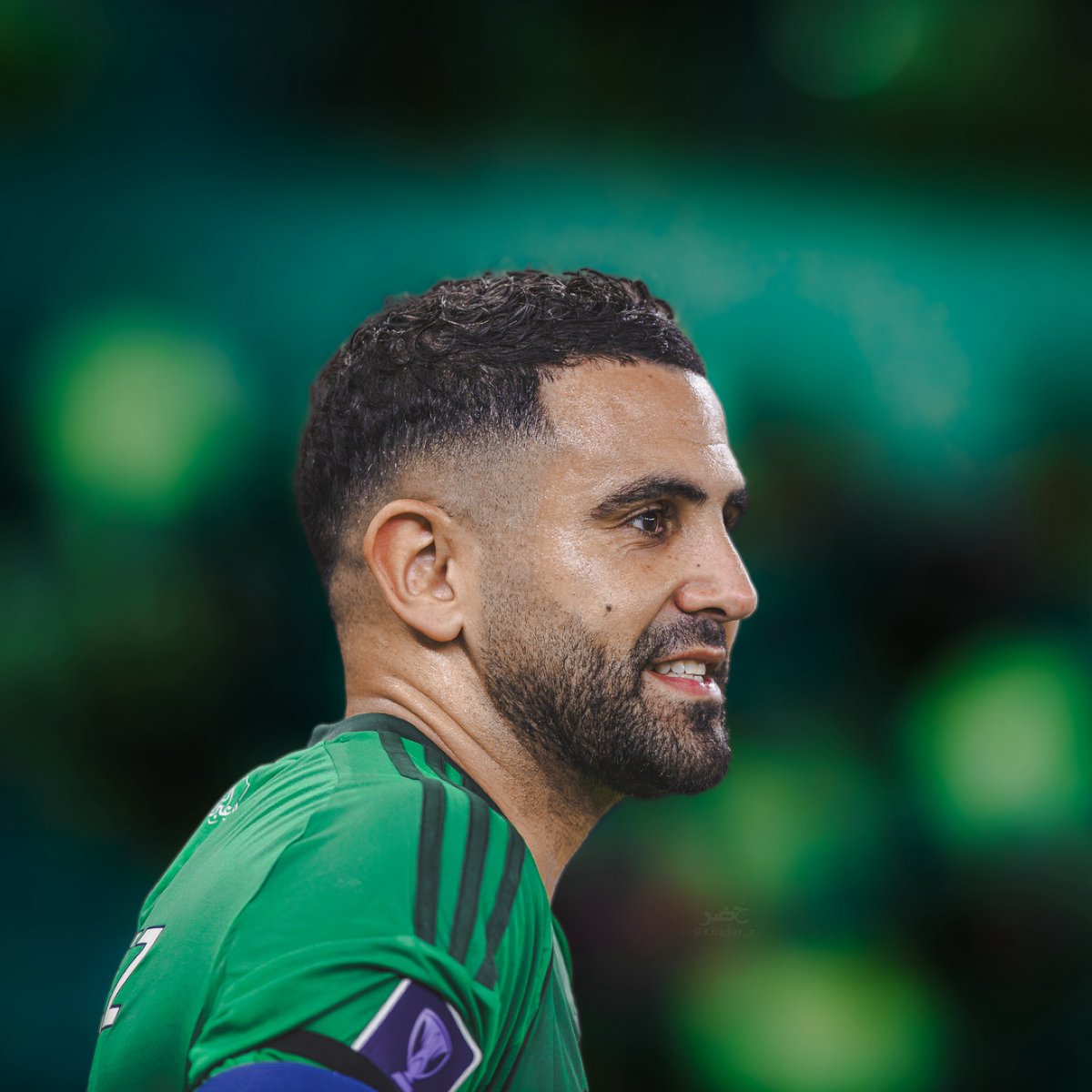 khader_z's tweet photo. فؤادٌ يئنُّ ودمعٌ يراقُ 
أكان لزامًا علينا الفِراقُ ؟ 💔

@Mahrez22 https://t.co/VvNSNfUVzK