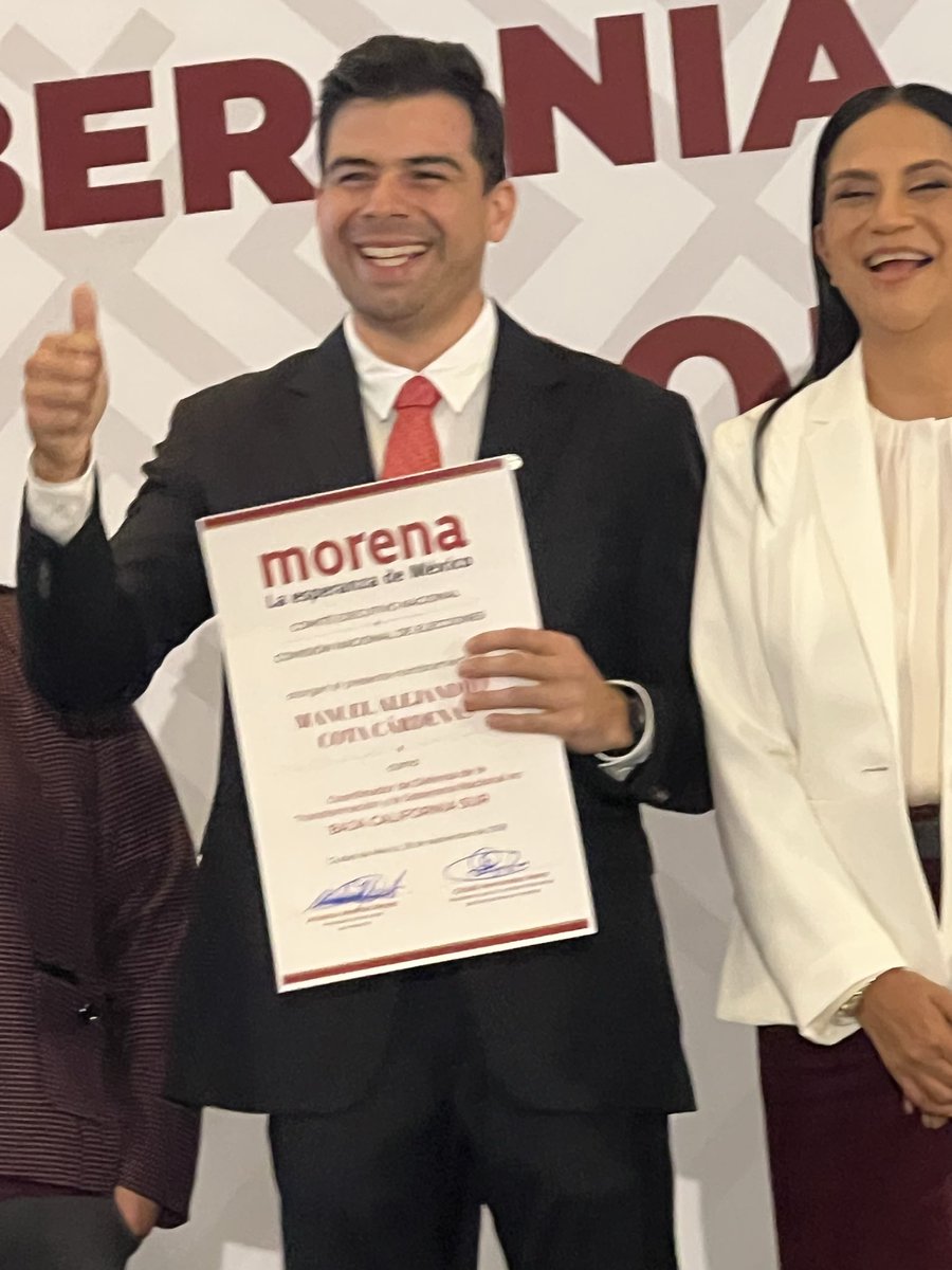 rynram's tweet photo. Manuel Cota Cárdenas, hijo de Leonel Cota, exgobernador de BCS, será el candidato a gobernador en Baja California Sur de Morena.
Fue un proceso más sencillo su presentación porque sus principales contendientes, la alcaldesa de La Paz, Milena Quiroga, y el alcalde de Los Cabos, Christian Agúndez se fueron junto con sus porras.